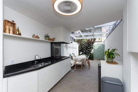 Casa de condomínio à venda com 154m², 2 quartos e 2 vagasChurrasqueira