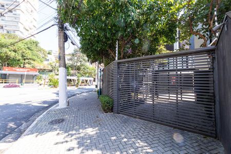 Casa de condomínio à venda com 154m², 2 quartos e 2 vagas Casa de condomínio à venda com 154m², 2 quartos e 2 vagasFachada