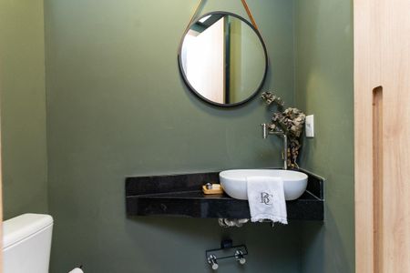 Casa de condomínio à venda com 154m², 2 quartos e 2 vagasLavabo