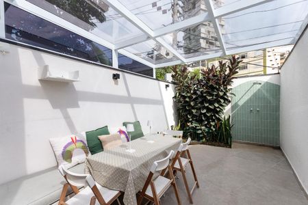 Casa de condomínio à venda com 154m², 2 quartos e 2 vagasChurrasqueira