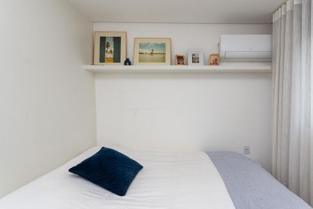 Casa de condomínio à venda com 154m², 2 quartos e 2 vagasSuíte