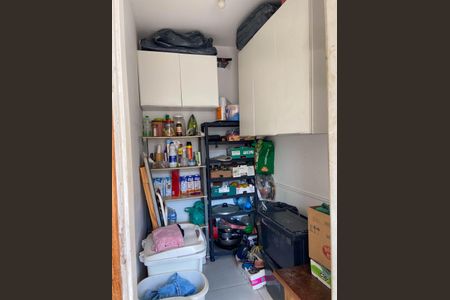 Apartamento à venda com 64m², 2 quartos e 1 vaga Apartamento à venda com 64m², 2 quartos e 1 vagaDispensa