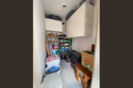 Apartamento à venda com 64m², 2 quartos e 1 vaga Apartamento à venda com 64m², 2 quartos e 1 vagaDispensa