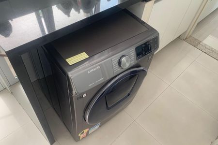 Apartamento para alugar com 204m², 3 quartos e 3 vagas Apartamento para alugar com 204m², 3 quartos e 3 vagasCozinha e Área de Serviço