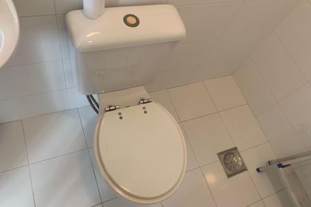 Apartamento para alugar com 204m², 3 quartos e 3 vagas Apartamento para alugar com 204m², 3 quartos e 3 vagasBanheiro de serviço