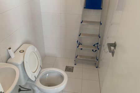 Apartamento para alugar com 204m², 3 quartos e 3 vagas Apartamento para alugar com 204m², 3 quartos e 3 vagasBanheiro de serviço