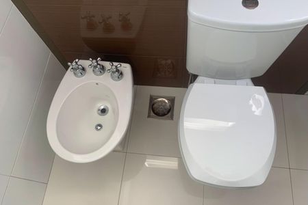 Apartamento para alugar com 204m², 3 quartos e 3 vagas Apartamento para alugar com 204m², 3 quartos e 3 vagasBanheiro da Suíte 1