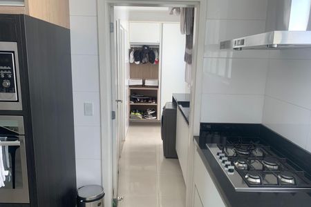 Apartamento para alugar com 204m², 3 quartos e 3 vagas Apartamento para alugar com 204m², 3 quartos e 3 vagasCozinha e Área de Serviço