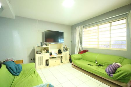 Casa para alugar com 300m², 3 quartos e 1 vaga Casa para alugar com 300m², 3 quartos e 1 vagaSala