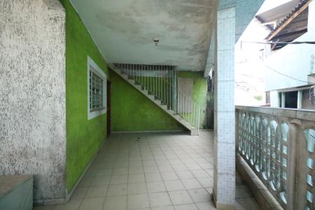 Casa para alugar com 300m², 3 quartos e 1 vaga Casa para alugar com 300m², 3 quartos e 1 vagaVaranda