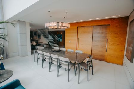 Apartamento à venda com 460m², 3 quartos e 6 vagasSala