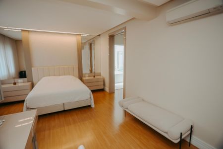 Apartamento à venda com 460m², 3 quartos e 6 vagasSuíte 2