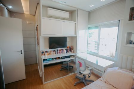 Apartamento à venda com 460m², 3 quartos e 6 vagasQuarto 2