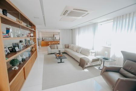 Apartamento à venda com 460m², 3 quartos e 6 vagasSala 2