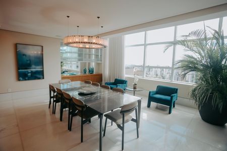 Apartamento à venda com 460m², 3 quartos e 6 vagasSala