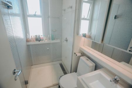 Apartamento à venda com 460m², 3 quartos e 6 vagasBanheiro social