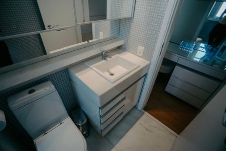Apartamento à venda com 460m², 3 quartos e 6 vagasBanheiro da Suíte