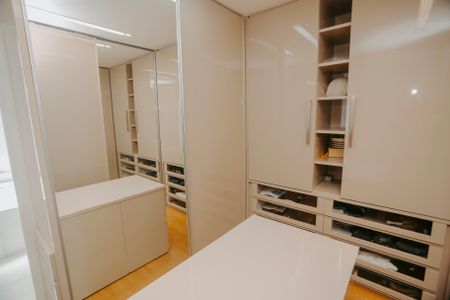 Apartamento à venda com 460m², 3 quartos e 6 vagasCloset da Suíte 2 