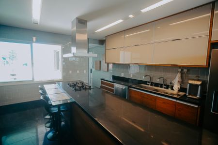 Apartamento à venda com 460m², 3 quartos e 6 vagasCozinha