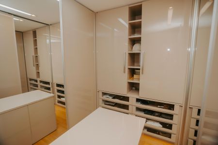 Apartamento à venda com 460m², 3 quartos e 6 vagasCloset da Suíte 2 