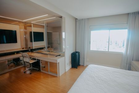 Apartamento à venda com 460m², 3 quartos e 6 vagasSuíte 2