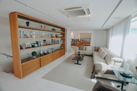Apartamento à venda com 460m², 3 quartos e 6 vagasSala 2