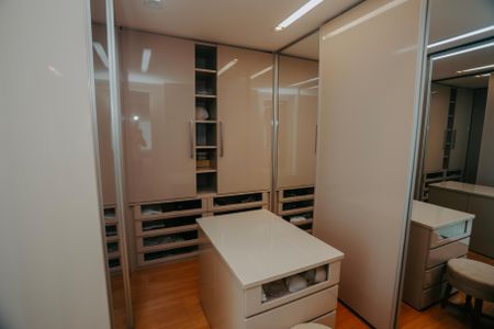 Apartamento à venda com 460m², 3 quartos e 6 vagasCloset da Suíte 2 