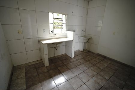 Casa para alugar com 45m², 1 quarto e sem vaga
