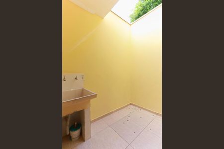 Casa de condomínio para alugar com 70m², 2 quartos e sem vaga Casa de condomínio para alugar com 70m², 2 quartos e sem vagaÁrea de serviço