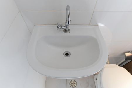 Casa de condomínio para alugar com 70m², 2 quartos e sem vaga Casa de condomínio para alugar com 70m², 2 quartos e sem vagaBanheiro