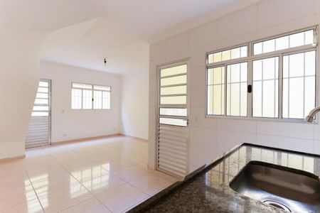 Casa de condomínio para alugar com 70m², 2 quartos e sem vaga Casa de condomínio para alugar com 70m², 2 quartos e sem vagaCozinha