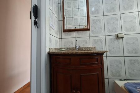 Casa para alugar com 82m², 2 quartos e 2 vagas Casa para alugar com 82m², 2 quartos e 2 vagasBanheiro