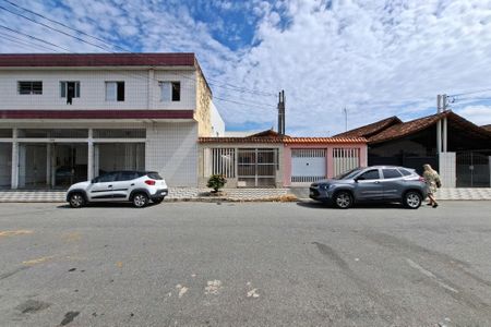 Casa para alugar com 82m², 2 quartos e 2 vagas Casa para alugar com 82m², 2 quartos e 2 vagasFachada