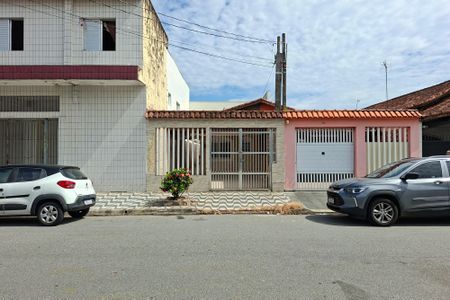 Casa para alugar com 82m², 2 quartos e 2 vagas Casa para alugar com 82m², 2 quartos e 2 vagasFachada