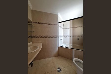 Apartamento à venda com 164m², 3 quartos e 4 vagasBanheiro Quarto 1
