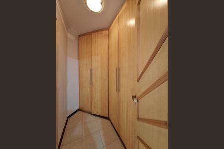 Apartamento à venda com 164m², 3 quartos e 4 vagasCloset Quarto 1