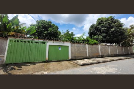 Casa para alugar com 1200m², 4 quartos e 4 vagas Casa para alugar com 1200m², 4 quartos e 4 vagasfachada