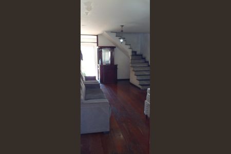 Sala de casa à venda com 4 quartos, 237m² em Vila do Encontro, São Paulo