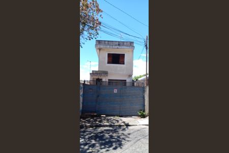 Casa à venda com 237m², 4 quartos e 2 vagasFachada