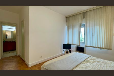 Apartamento para alugar com 224m², 3 quartos e 2 vagasSuíte 2