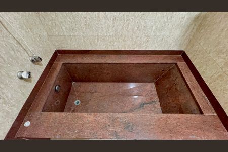 Apartamento para alugar com 224m², 3 quartos e 2 vagasBanheiro da Suíte 2