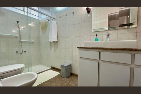 Apartamento para alugar com 224m², 3 quartos e 2 vagasBanheiro da Suíte 1