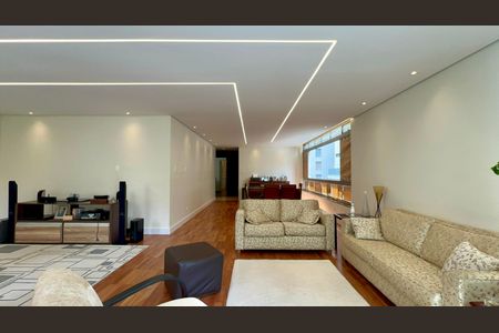 Apartamento para alugar com 224m², 3 quartos e 2 vagasSala