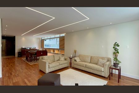 Apartamento para alugar com 224m², 3 quartos e 2 vagasSala