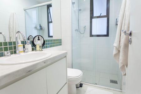 Apartamento à venda com 135m², 3 quartos e 3 vagasBanheiro Social