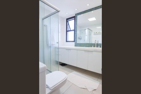 Apartamento à venda com 135m², 3 quartos e 3 vagasBanheiro suite 