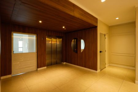 Apartamento à venda com 66m², 2 quartos e 2 vagasHall