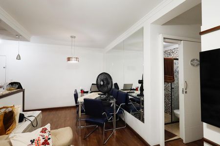 Sala  de apartamento à venda com 2 quartos, 66m² em Vila Nivi, São Paulo
