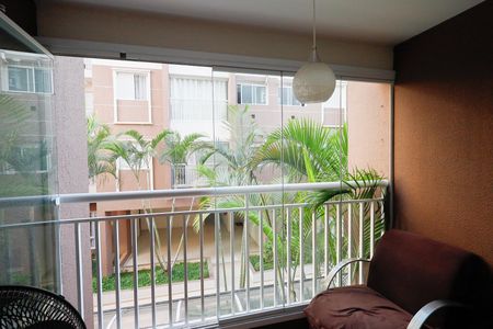 Varanda  de apartamento à venda com 2 quartos, 66m² em Vila Nivi, São Paulo