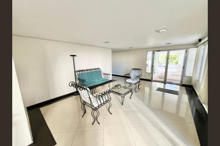 Apartamento à venda com 94m², 3 quartos e 2 vagas Apartamento à venda com 94m², 3 quartos e 2 vagasHall de entrada
